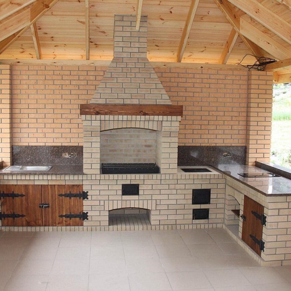 Летняя кухня из кирпича