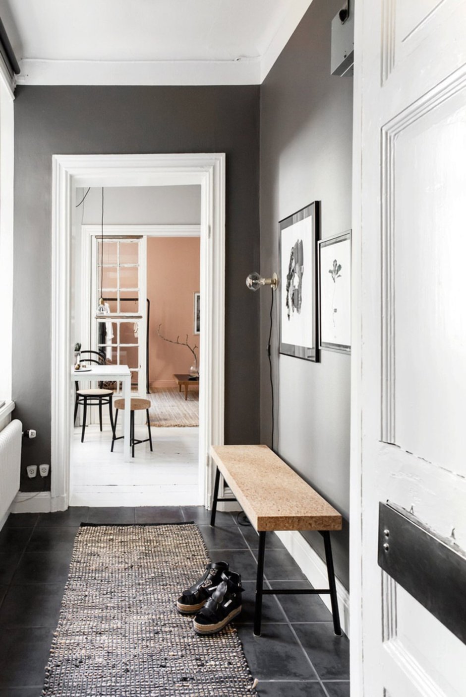 Скандинавский интерьер прихожей