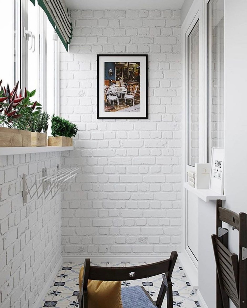 Декоративный кирпич на балконе