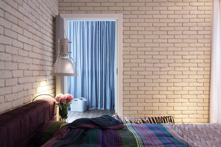 Покрашенный кирпич в интерьере