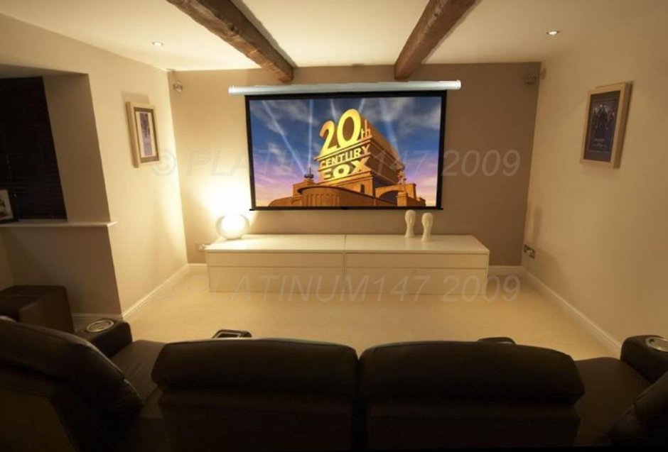 Экран телевизора в комнате