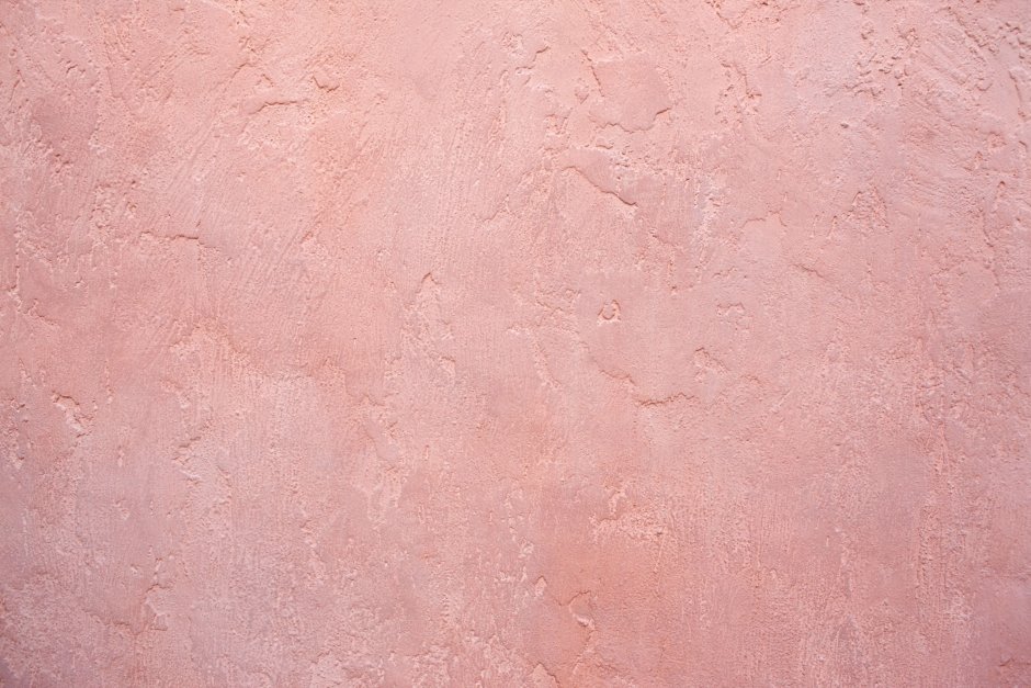 Стена розовая штукатурка