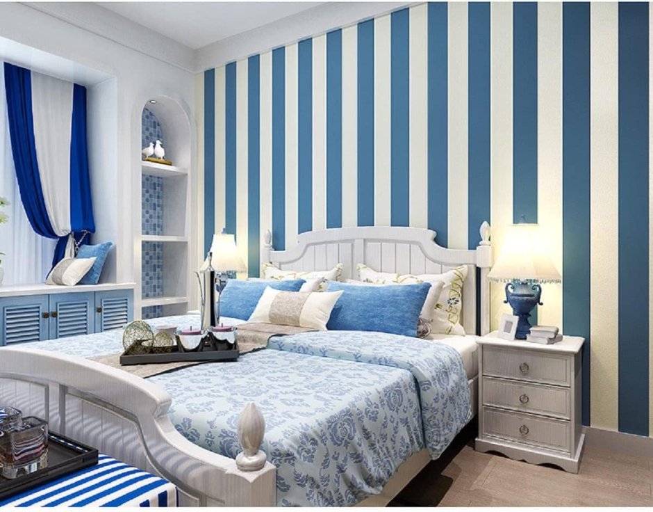 Комната с голубыми полосками