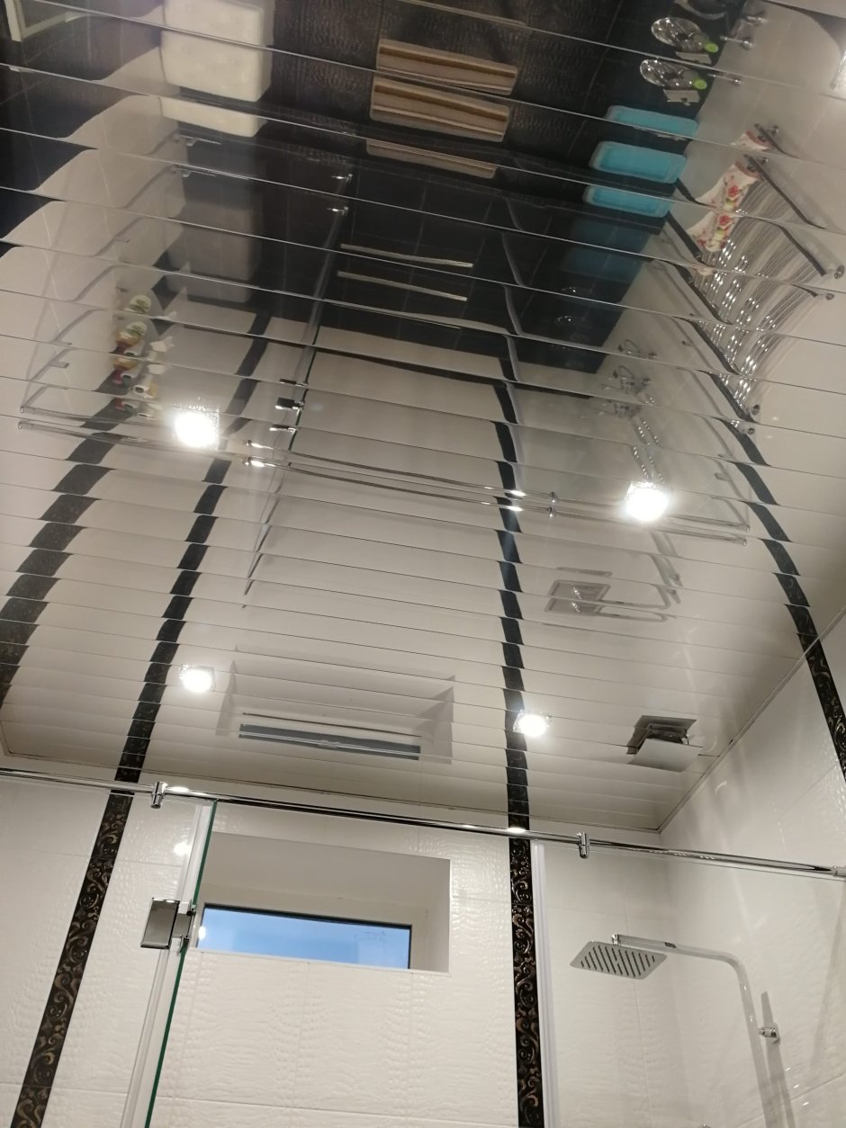 Зеркальный реечный потолок