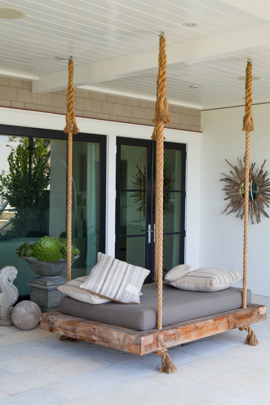 Подвесная кровать качели