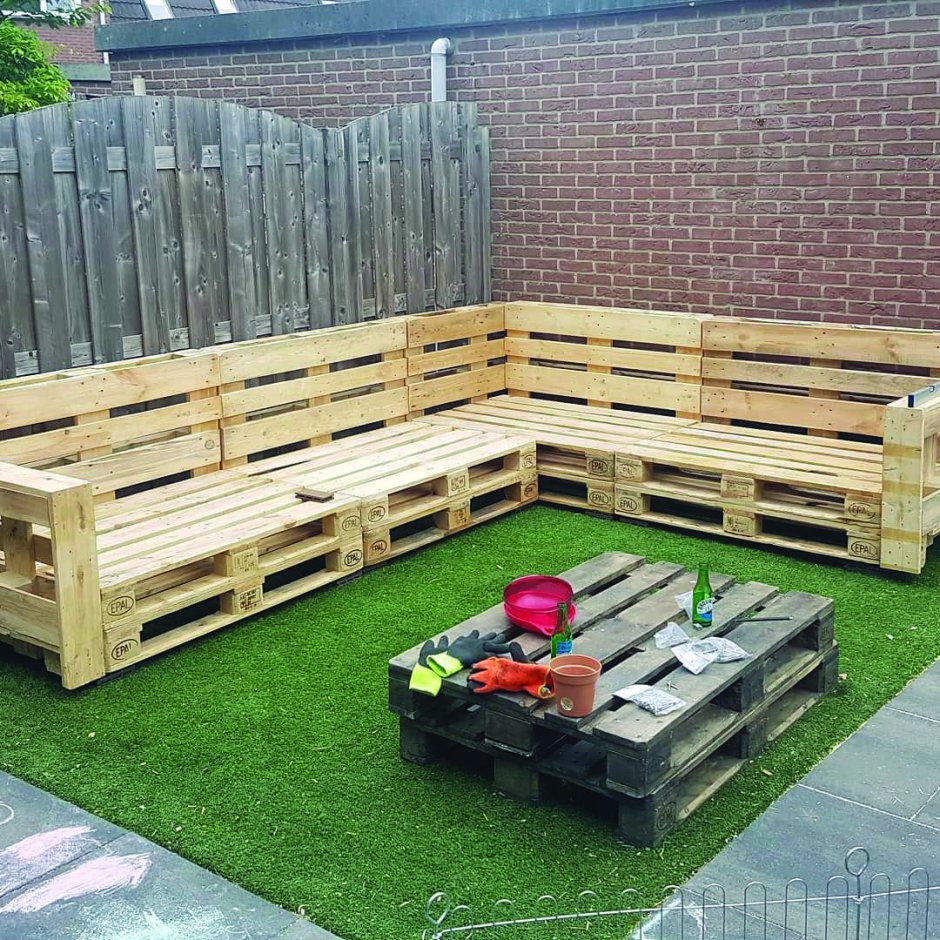 Беседка с поддонов