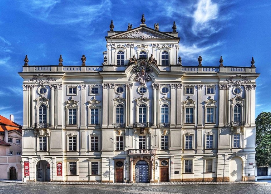 Архиепископский дворец в Праге