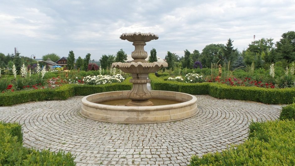 Парк Горького цветник с фонтаном