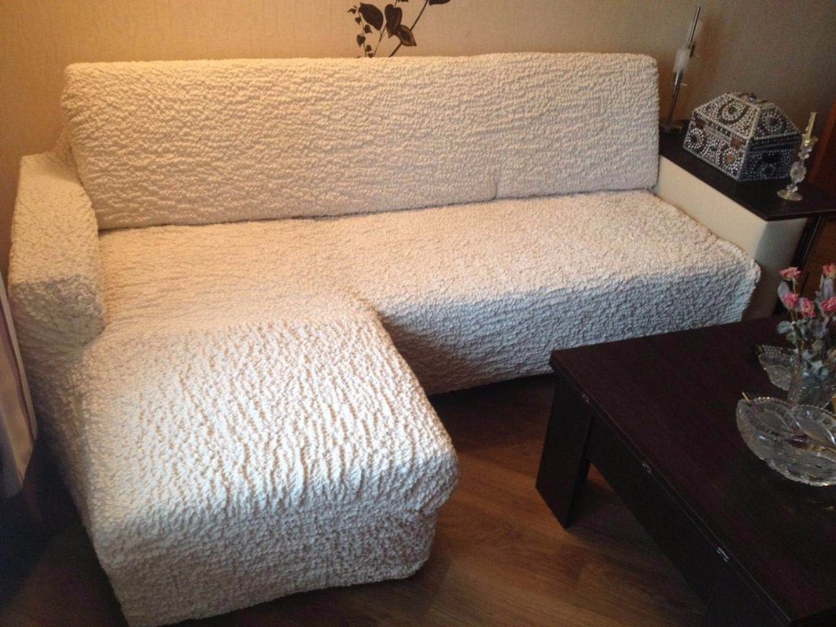 Еврочехол на угловой диван со столиком сбоку