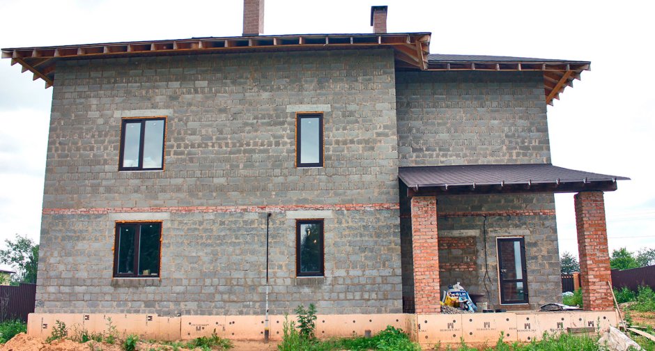 Фасад дома из керамзитобетонных блоков