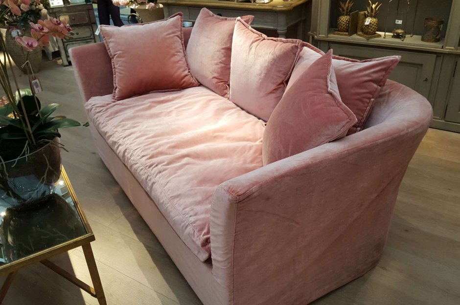 Пыльно розовые подушки из велюра