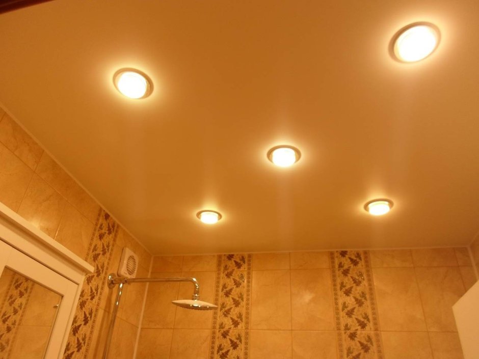 Лампочки в ванную комнату на потолок