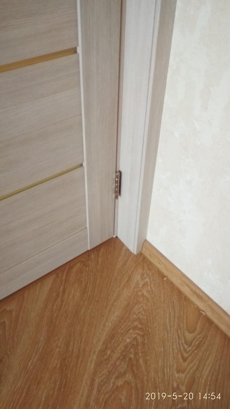 Пластиковый плинтус и наличник