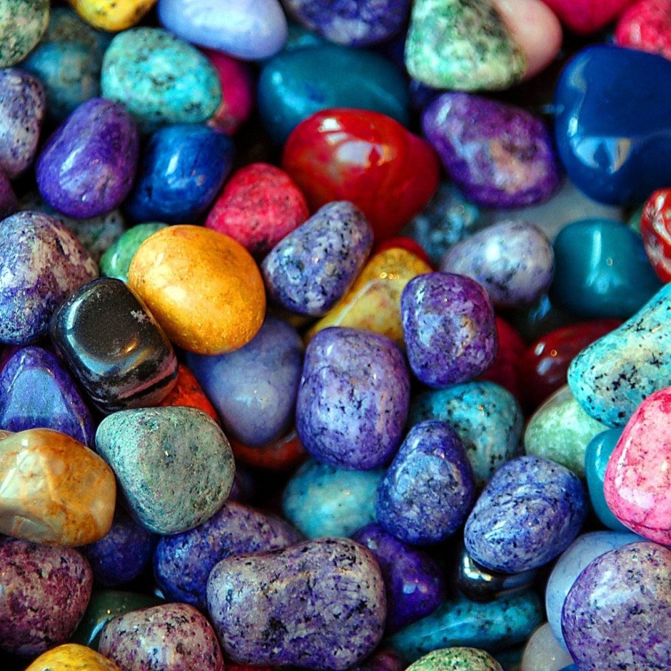 Нужны разноцветные камушки
