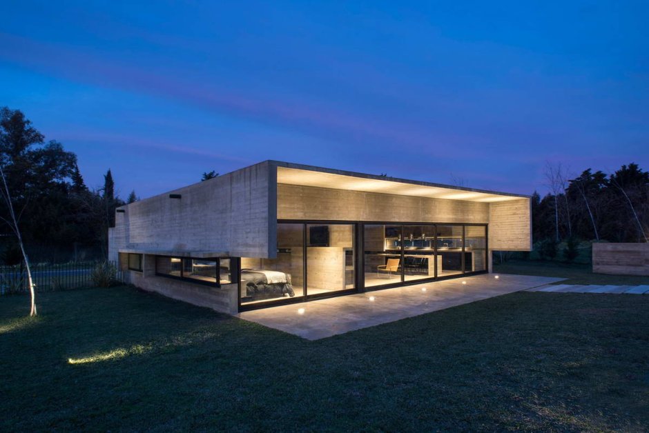 Concrete House by Luciano Kruk