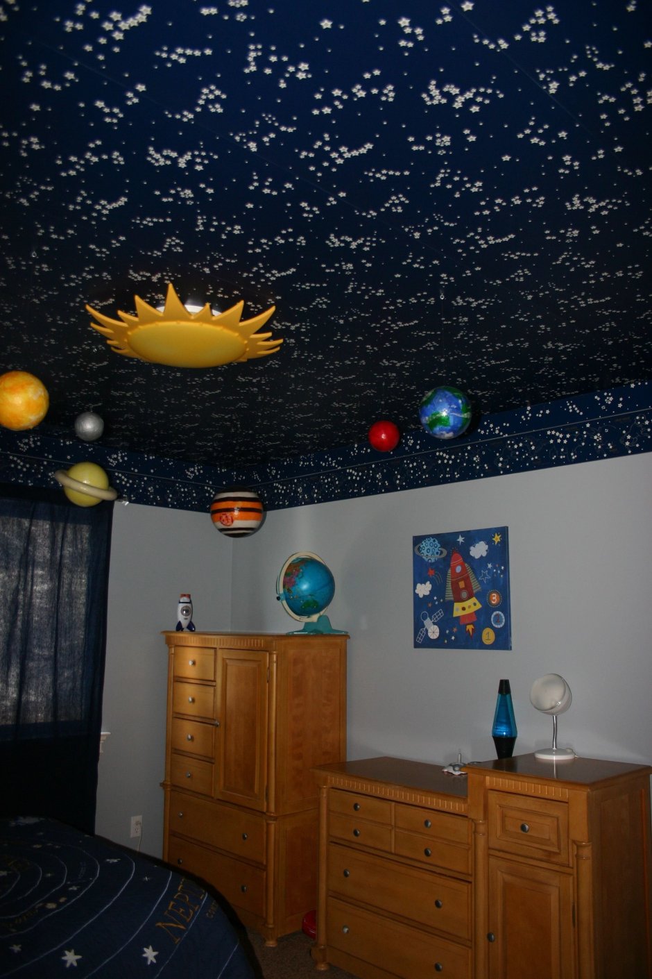 Космический потолок в детской