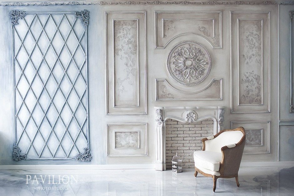 Декоративная штукатурка с молдингами