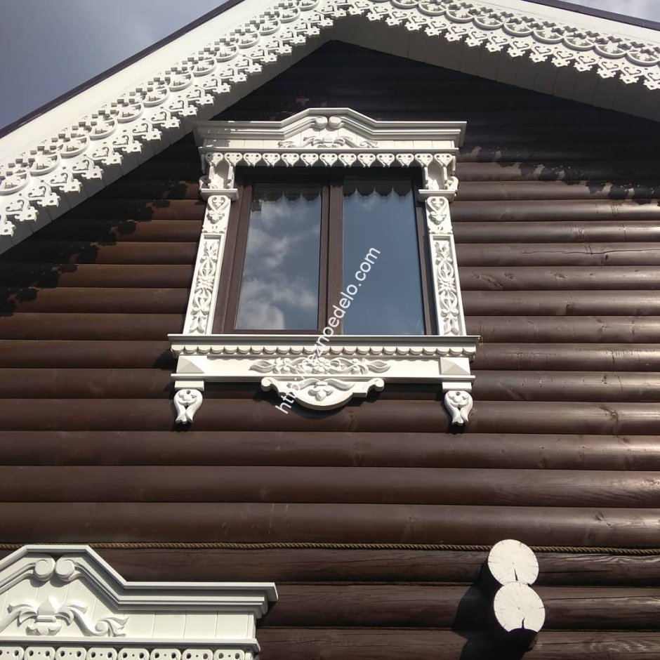 Резные наличники на крышу