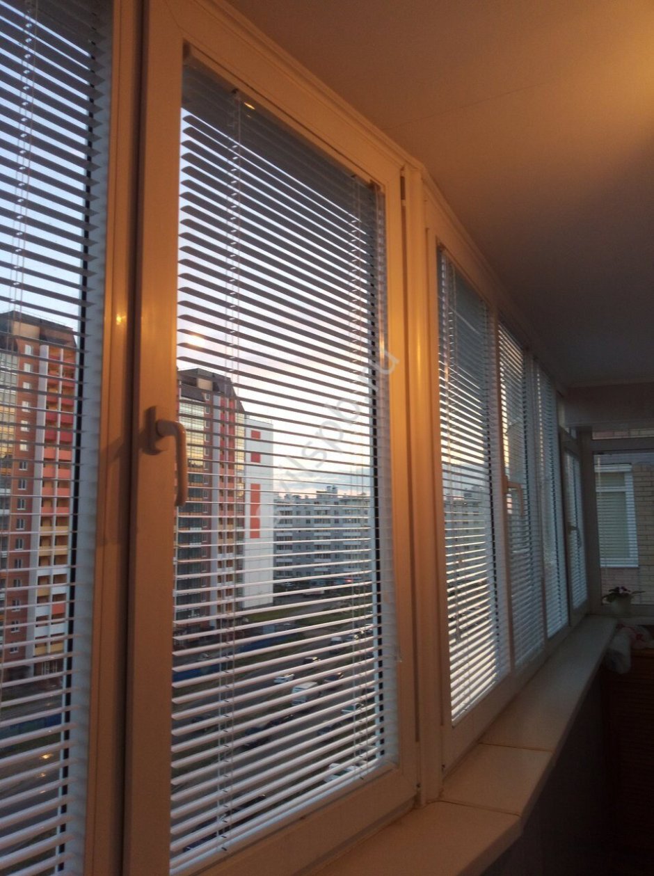 Жалюзи на балкон