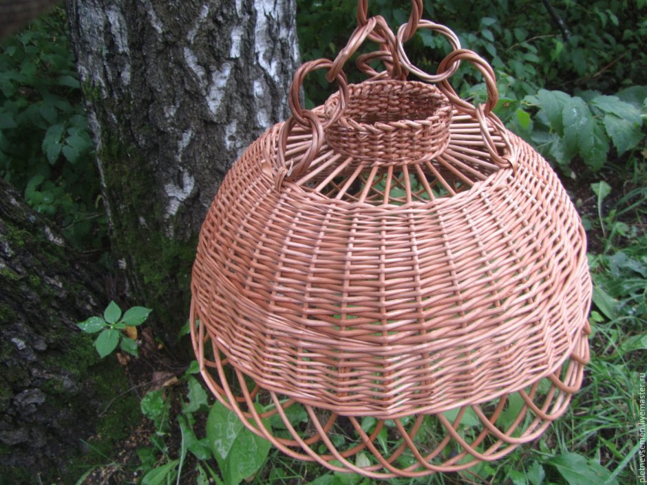 Плафон из лозы