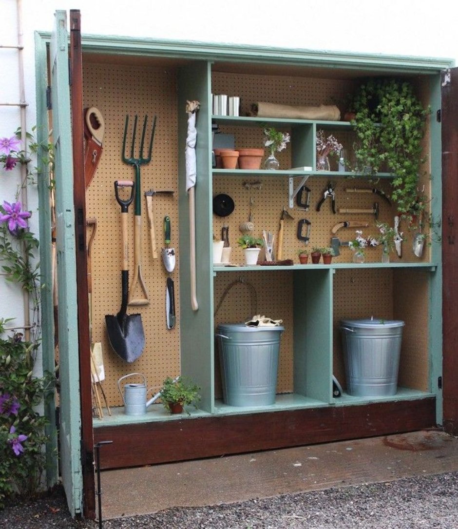 Шкаф для садового инвентаря