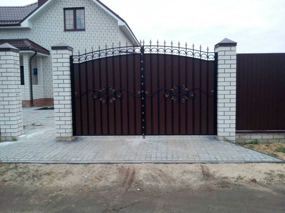 Забор с воротами и калиткой