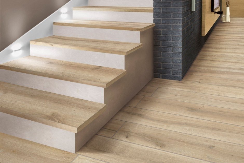 Wood керамогранит lestnica