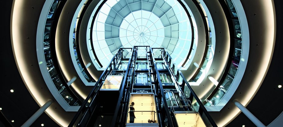 Панорамный лифт kone Market