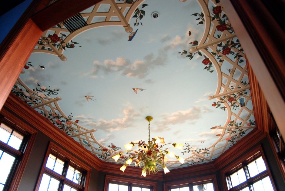 Разрисованный потолок
