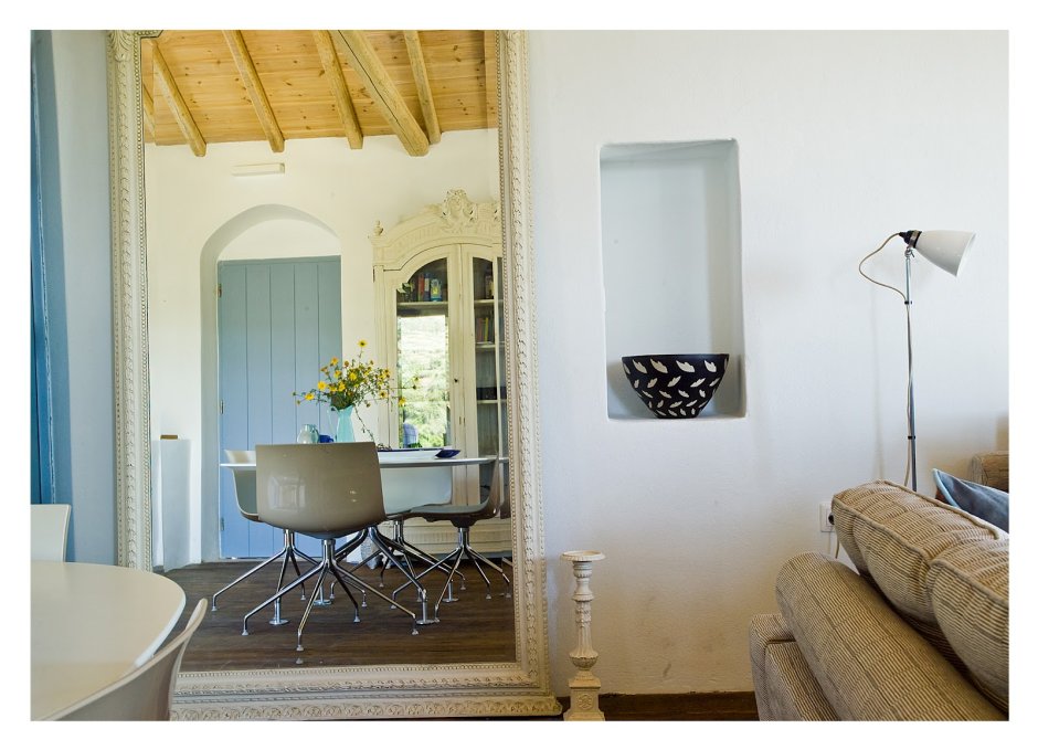 Квартира студия в греческом стиле