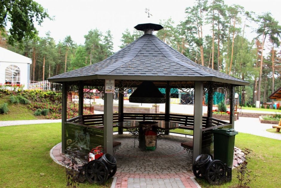 Беседка с мангальной