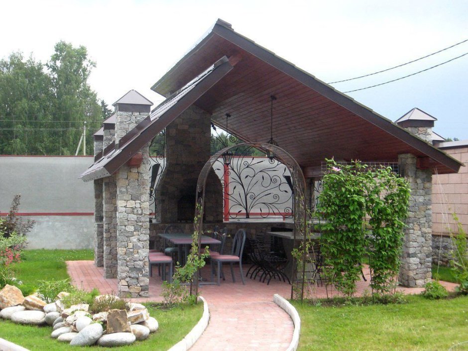 Каменные беседки с барбекю
