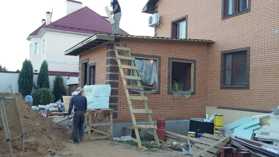 Пристрой к дому из кирпича