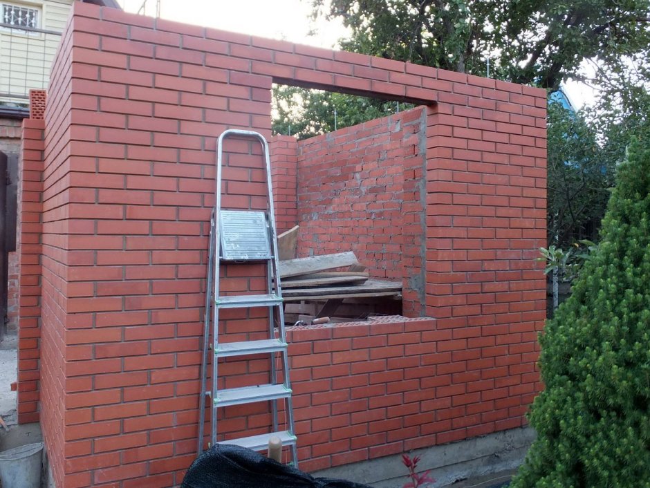 Пристрой к дому из кирпича