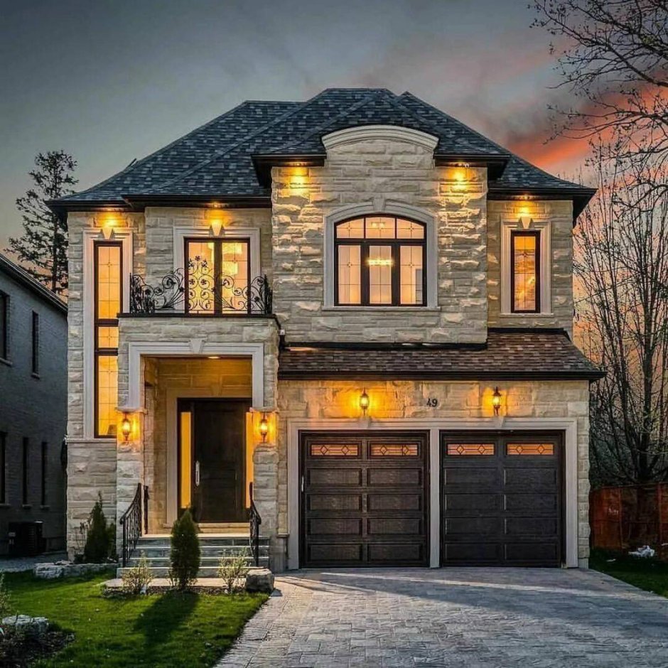 Красивый фасад дома