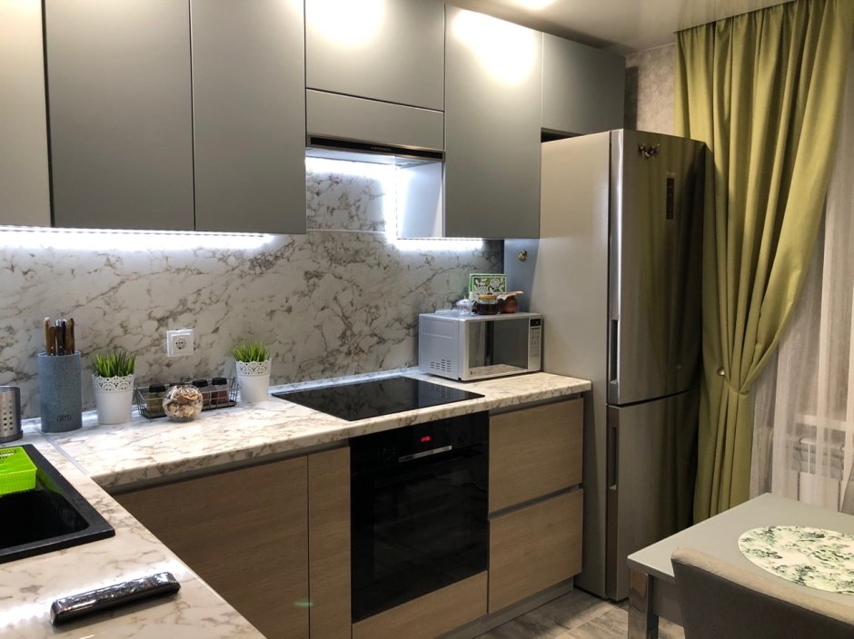 Кухня 8 кв метров квадратная