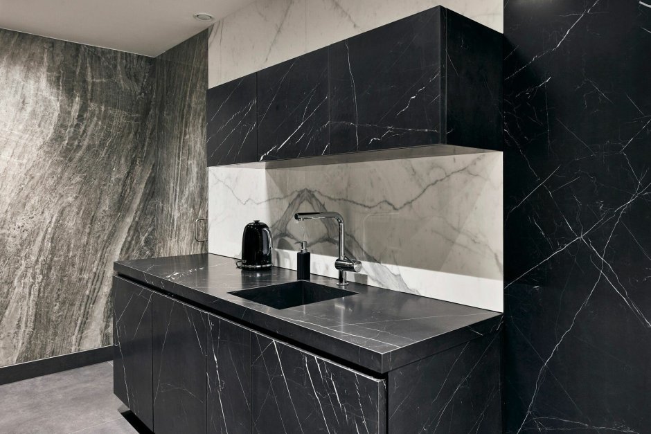 Rex Nero Marquina