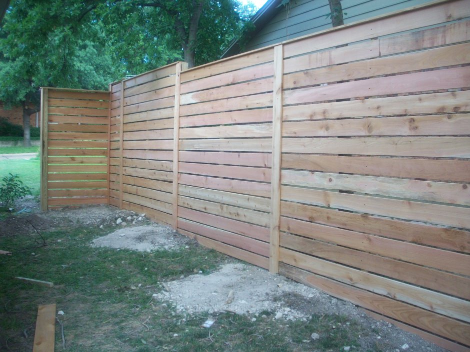 Забор деревянный белый горизонтальный