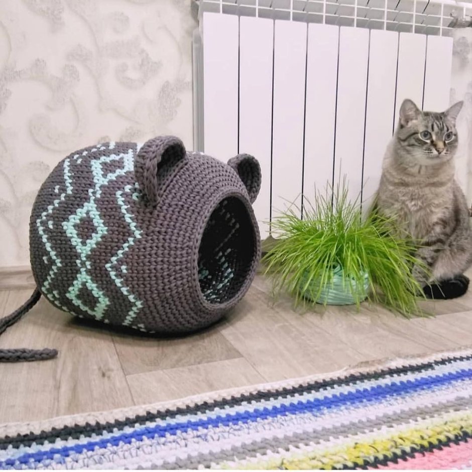 Вязаный домик для кошки