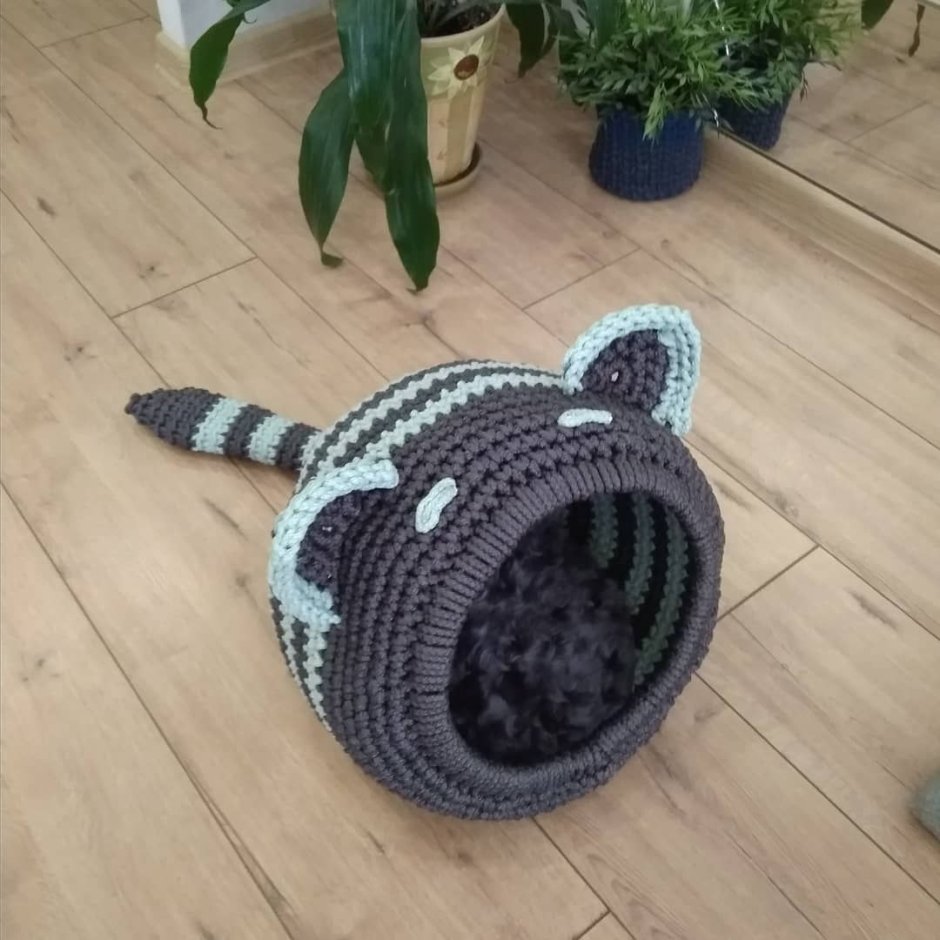 Вязаный домик для кошки