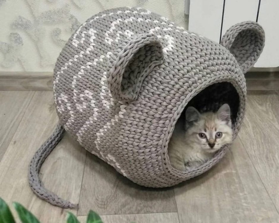 Вязаный домик для кота