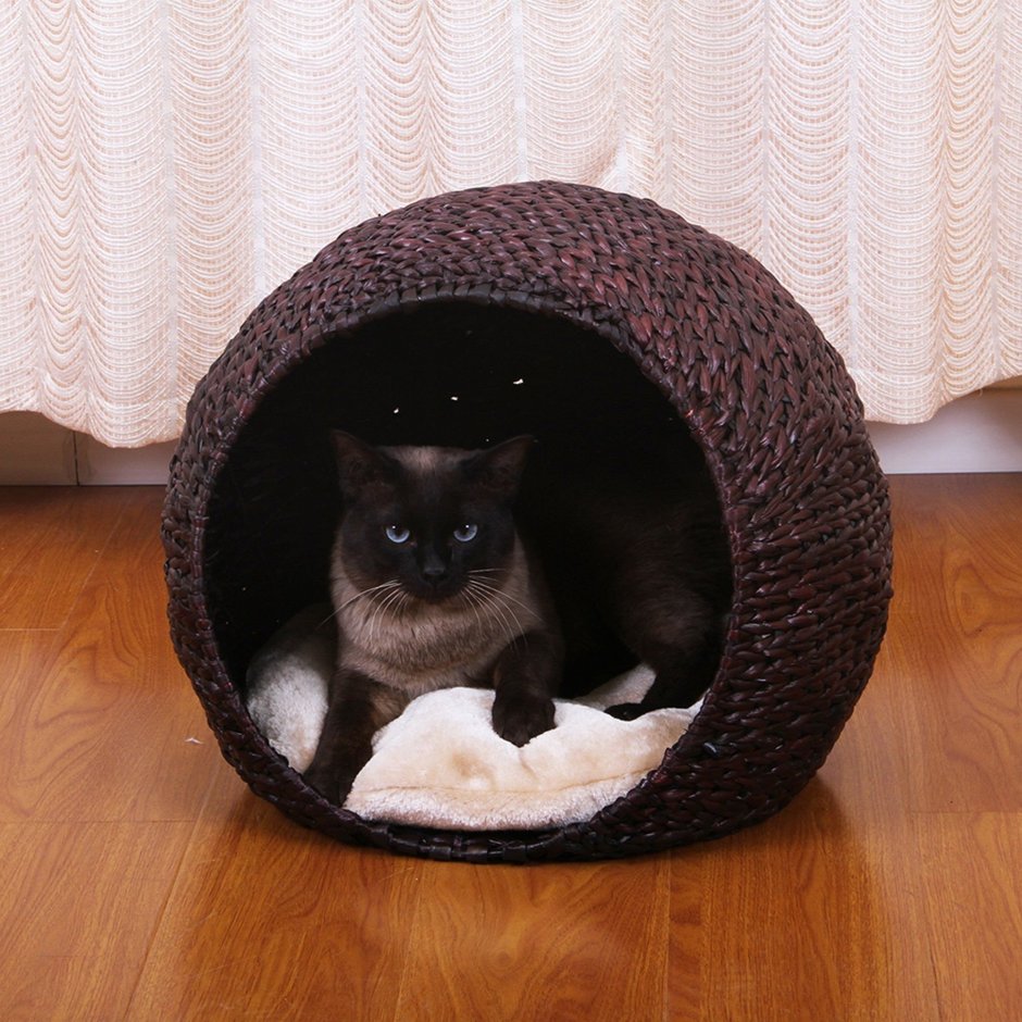 Домик для кошки из ниток