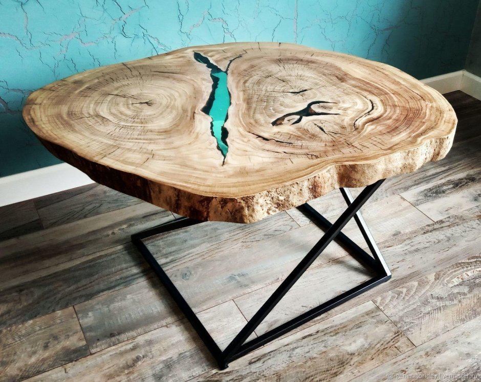 Журнальный столик из спила дерева и эпоксидной смолы