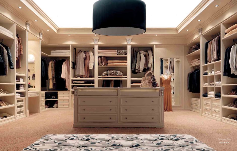 Богатые гардеробные комнаты
