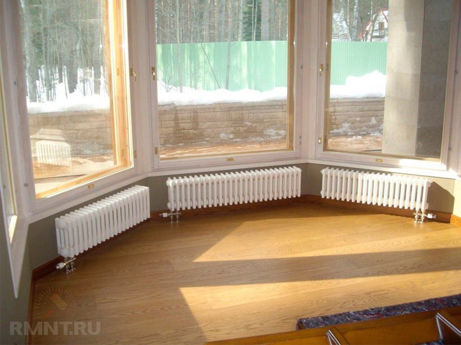 Низкие батареи отопления для панорамных окон