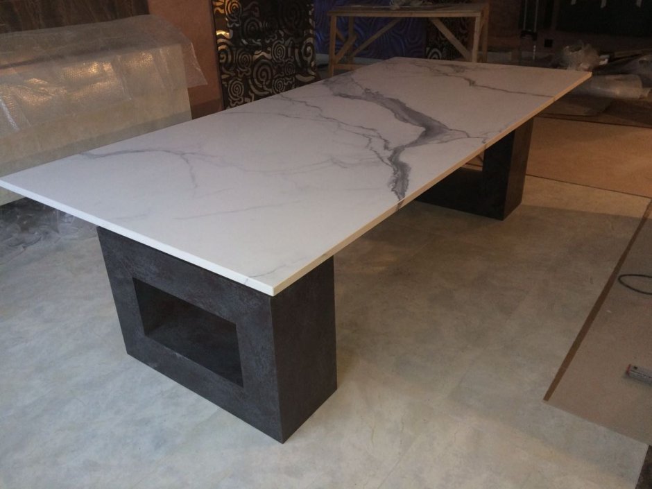 Столы из Laminam