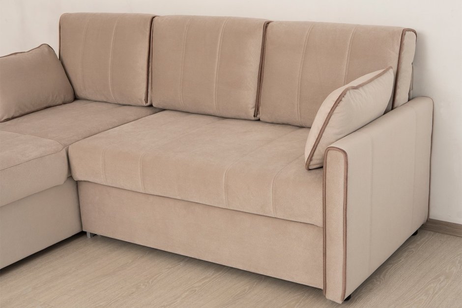 Компактный угловой диван со спальным местом