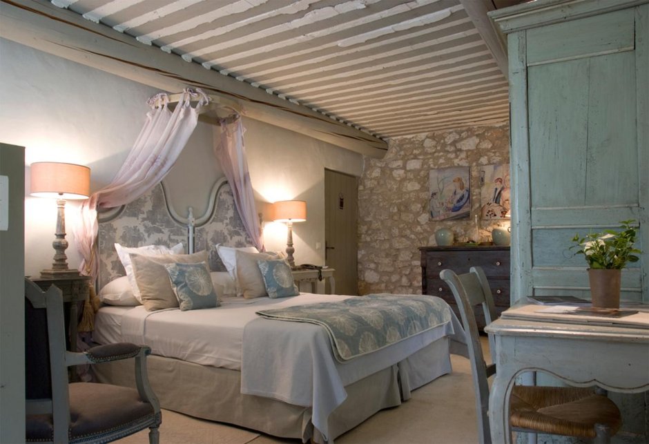 Французский деревенский стиль в интерьере спальня