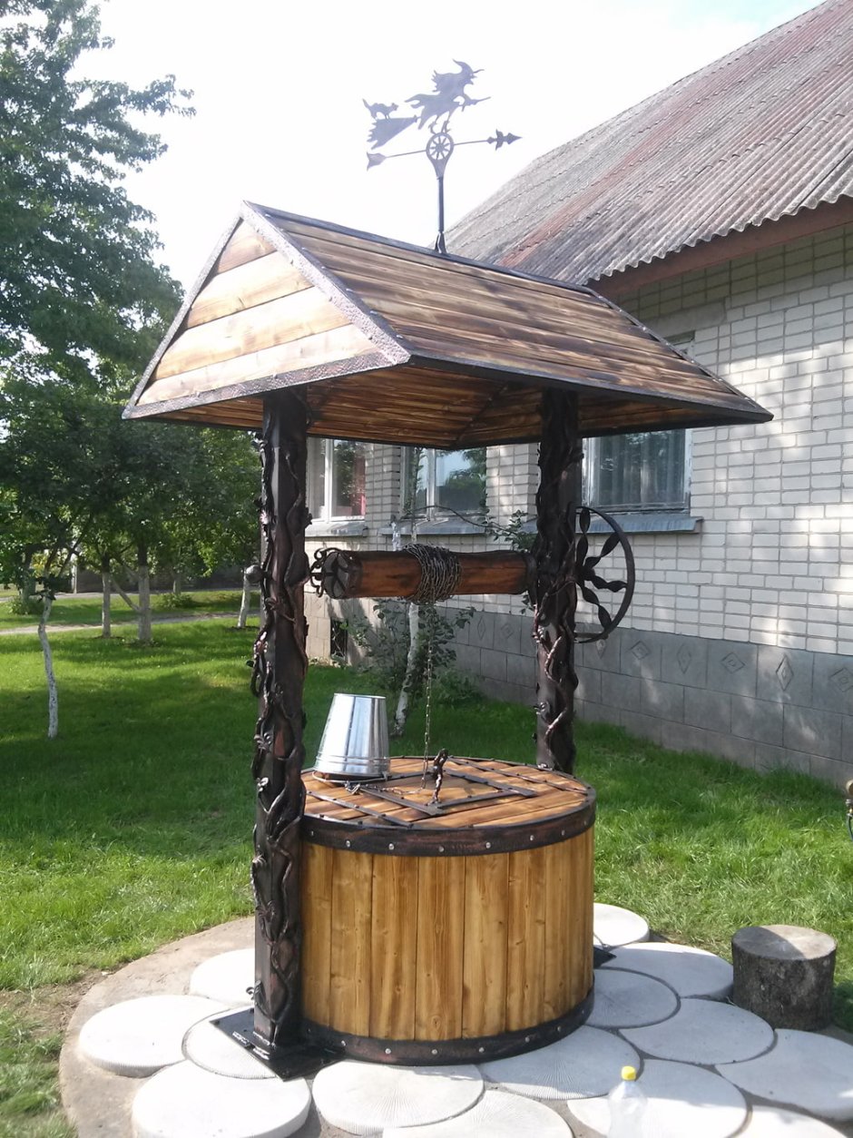 Красивый колодец