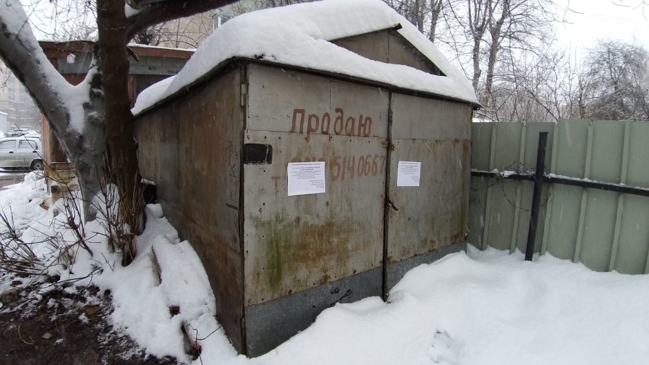 Сарай на улице деревенский